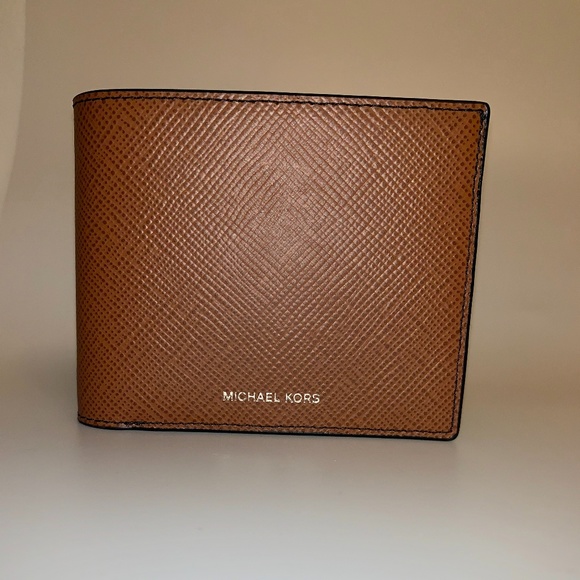 Michael Kors Harrison Leather Wallet w/Passcase - Picture 2 of 7